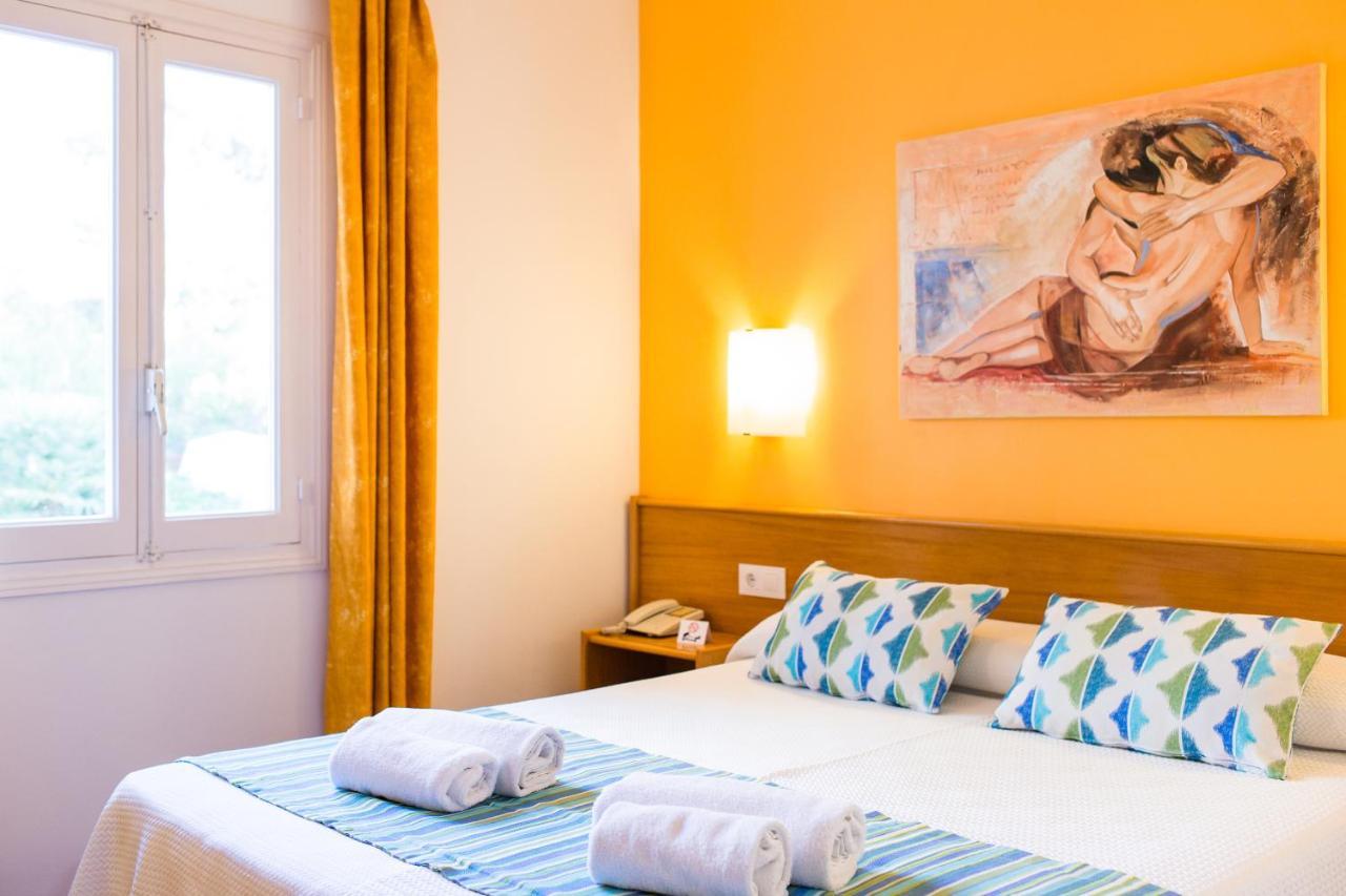 Sagitario Vista Playa II Apartamentos Cala Blanca  Exterior photo